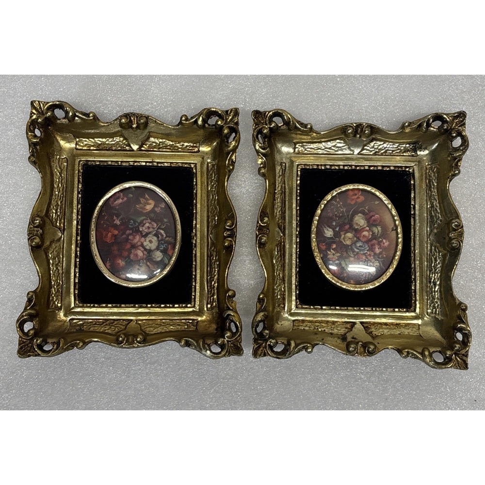 Pair Vintage Victorian Medallion Wall Plaques Rococo Style Frames Made in Italy